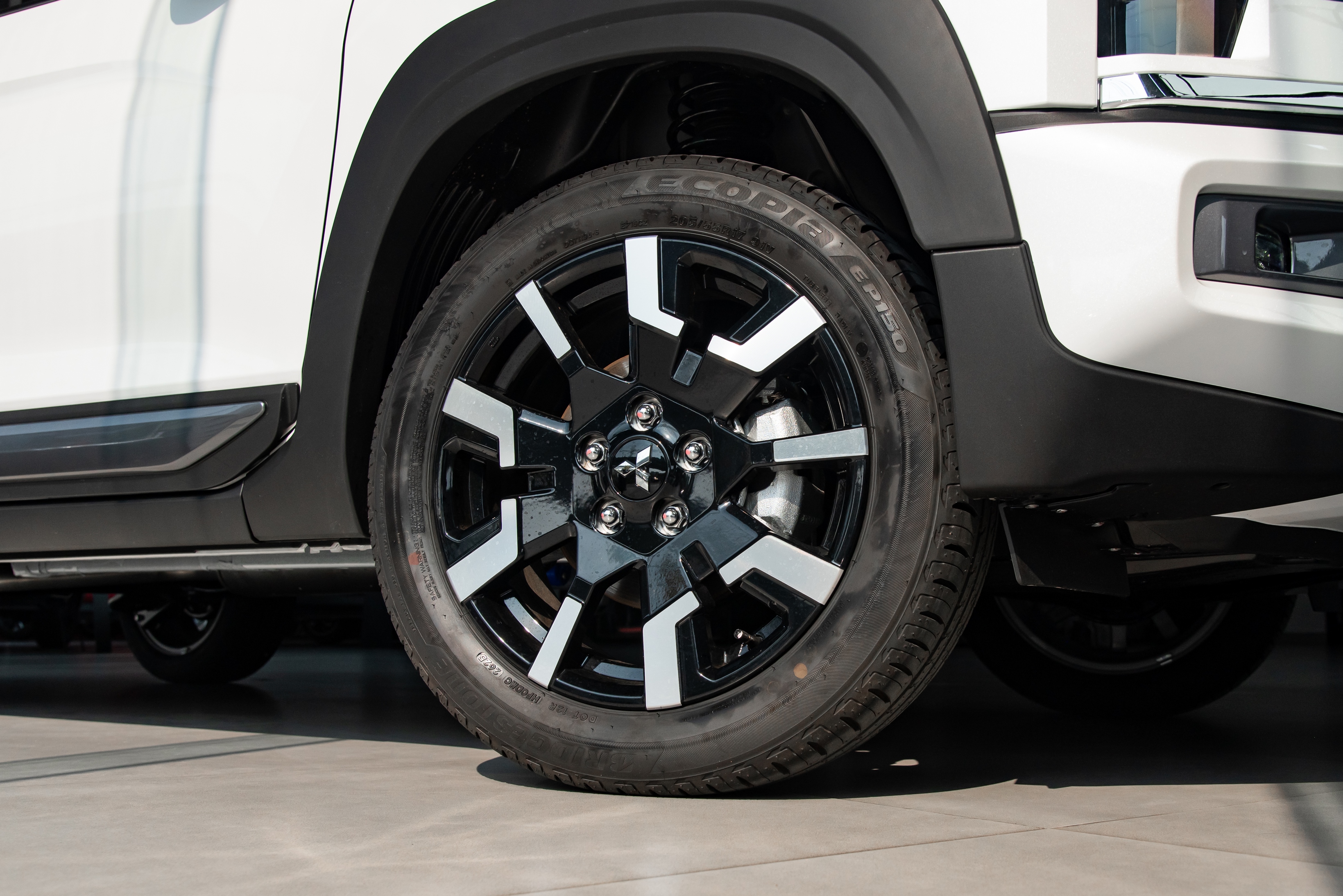 Xpander Cross 2025 (5).jpg